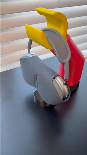 Lego arm Headphone stand #lego #legos #headphones #headphonestand