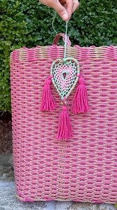 Squeeze De Citron on Instagram: "1 Citron Tote, 3 different accessories to switch up the seasons. Comment on which one you would choose? Spring Pom, Fall Pom or Dream Catcher? 🌞 15% off all pink totes and clutches throughout October! Head to the link in bio!"