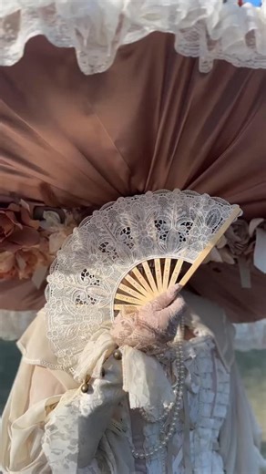 On Sunday, November 2, Discovery Green came to life with vibrant colors, music, dancing, Catrinas, and fun as Houston celebrated Día de los Muertos. We are grateful to everyone who gathered to honor this beautiful tradition and make the day truly magical. Your presence filled the park with life, and community. There’s a saying that goes, “Discovery Green is better with you in it,” and this year’s Día de los Muertos celebration made that more evident. | Discovery Green