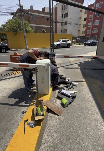 Instalación de Pluma Vehicular en CDMX