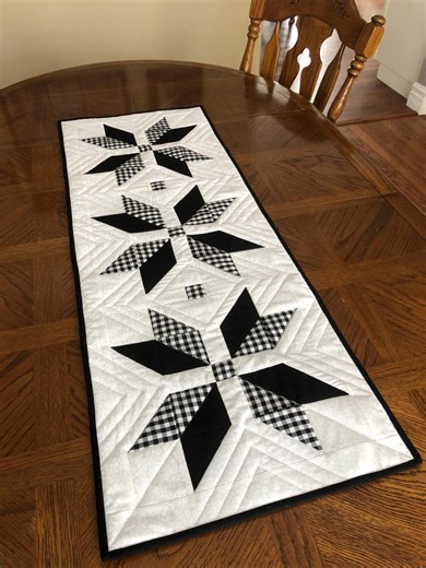 Nordic Star Table Runner - Etsy