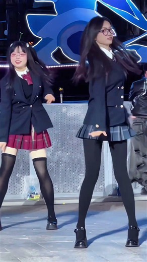 怎么把别人都跳跑了 #jk #jk制服 #甜妹 #随机舞蹈 #随拍