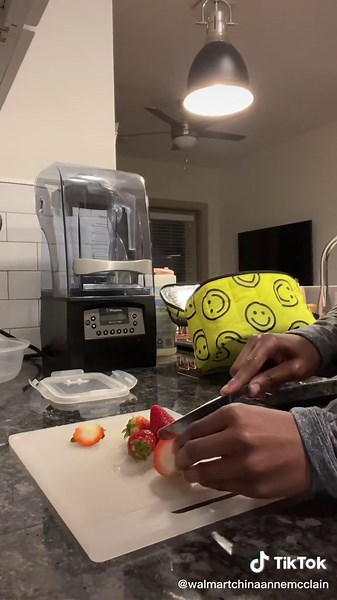 College Lunch Ideas: Everything Bagel Sandwich & Bento Box