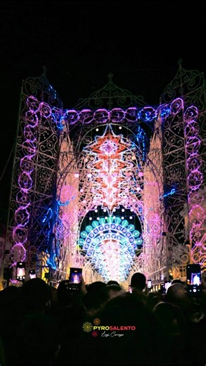 77K views · 1K reactions | Johann Strauss& Perrotta luminarie | Pyrosalento | Facebook