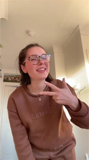 How to sign numbers in 🇬🇧 Sign Language #bsl #signlanguage #britishsignlanguage #deaf #sse #sign