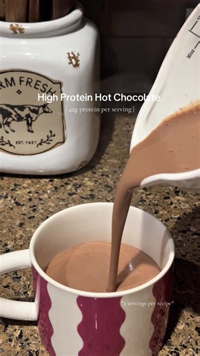 The hot chocolate you can drink every day with no guilt!! It tastes exactly like a normal hot chocolate but packed with protein 🍫 #hotchocolate #highproteinmeals #easyrecipe #comfortfood #gymrat