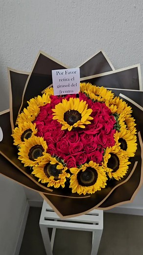 Ramos de Rosas y Girasoles Personalizados