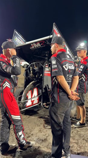 Corey Day Has A Last Minute Chat With Crew Members Lucas Before The 40 Lap A Main | Cali Dirt Videos