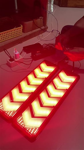 Lampu Belakang Truck Model Panah