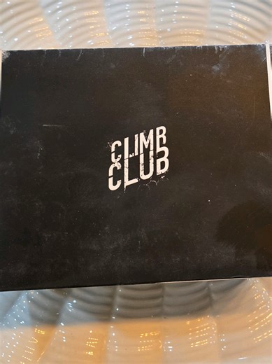 Fresh Block Friday - Climb Club Bricks I am having to do terrible angles in my recording. I have a terrible bruise, I do not want to show on my right forearm - from an IV. #fyp #relax #asmr #gymchalkasmr #anxietyrelief