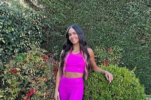 La rutina de Cristina Pedroche para estirar los músculos isquiotibiales y ganar flexibilidad