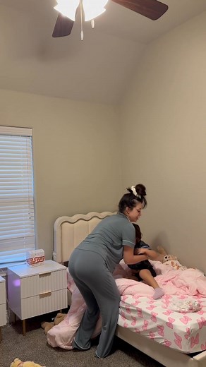 30K views · 835 reactions | Took us an hour to get out the house and we just did the bare minimum  #fblifestyle #andreaarzolatwins #julietteandgianna #juliettegianna #lifestyle #fyp #reels #trend #viral | Juliette Gianna | Facebook