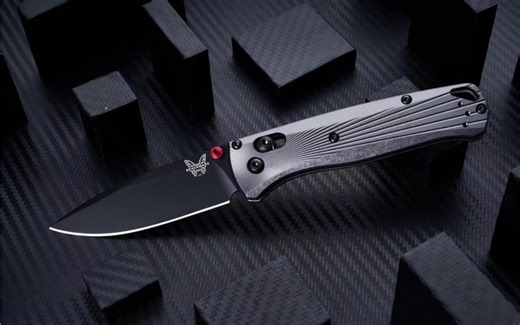 Benchmade 蝴蝶535BK-4Bugout采用M390钢材Cerakote涂层 最新辐射状纹路搭配6061-T6铝合金手柄， 经典