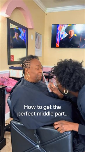 🄺🅆🄴🄴🄽 🇭🇹👑 on Instagram: "How to get a perfect middle part… #hair #comedy #hairchronicles #christmas #holidays"