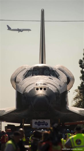 🚧 SHUTTLE XING 🚧 13 years ago today, Endeavour was maneuvering through Inglewood to LA. It was no easy feat—but no matter how long it took, you greeted Endeavour with signs and cheers! 🚀 🙌 Did you spot the shuttle during its journey to the Science Center? | California Science Center