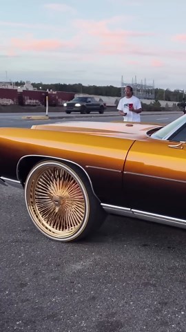 Candy Gold 71 Chevy vert on gold 24’s Daytons