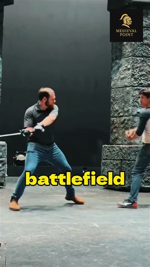 Can a Katana fight against a Long Sword? 😅