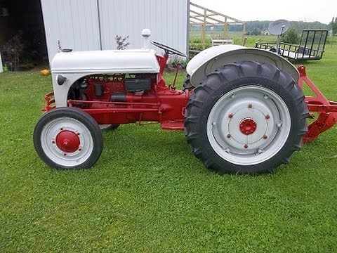 Ford N Series Tractor - Ferguson? 9 N 8 N 2 N Jubilee? 1952 Ford