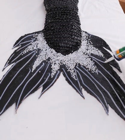 678K views · 508 reactions | Super realistic mermaid tail you can easily repeat by yourself! | 3-Minute Hacks | Facebook