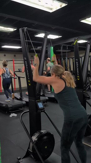 TABATA TESTS 🥰 Today's workout was a classic CrossFit tabata interval style across 5 different machines. So the rowing machine, bike erg, ski erg, assault bike and the assault runner were all in on the action today. No one was left out 🤝🏻🤣 The intent was to push hard, recover slightly and push hard again. The 4 mins rest between tabatas should have allowed each machine to be tackled with intent 😈 #cfa #trainwithanam #crossfit #tabata #thehappygym #changinglives | Anam