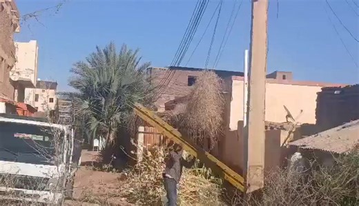 بشريات تركيب محول كهرباء بمنطقة الديوم الشرقية حي التعايشة حلة أستاذ عرقلة . | Mohanad AbdElgader Django