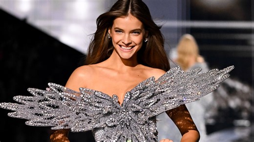 Barbara Palvin walks Victoria’s Secret runway despite broken foot