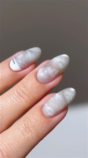 🌬️☁️ cloud dancer #nails #nailart