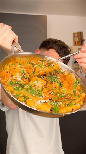 One Pan Chicken and Chorizo Pasta 🐓 full recipe in description ⬇️ #onepandump #easyrecipe