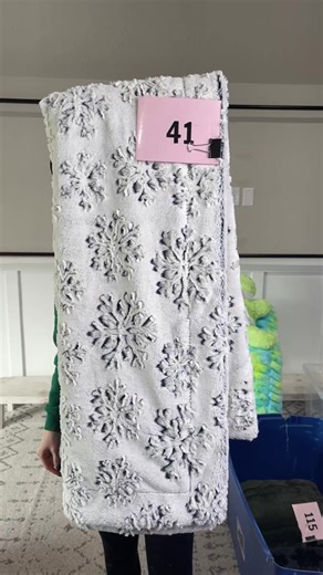 🎄🎅❄️ baby it’s cold outside, soooo get a minky! Flawed sales happening NOW!!! ❄️🎅🎄 👇👇👇👇👇👇👇👇👇👇👇 https://thedesignerminkyco.com/collections/shop-live | The Designer Minky Co.