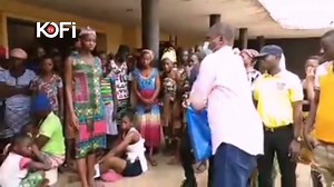 46K views · 1K reactions | The Vice President, Dr. Mahamudu Bawumia, has donated GHS500 to each of the stranded Kayayei (head porters) who were stopped at Ejisu in the Ashanti Region on their way to the Northern Region. God bless Dr Bawumia | KOFI TV | Facebook