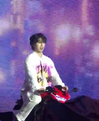 hes . arching his fucking back . ? bro this isnt the type of riding that youre used to