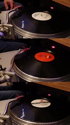 Our first Vinyl Battle! A mostly unscientific comparison of one song from the original Bad album, the HIStory album, and the Michael Jackson Ones album! Welcome To The Jungle - I mean Studio in our latest podcast episode! Listen anywhere you get your podcasts or watch on YouTube via the link in bio.