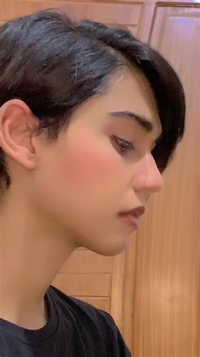 Understanding Body Language Through Hair Gestures