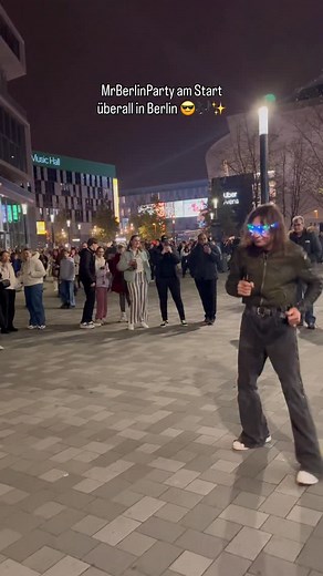 MrBerlinParty am Start – überall in Berlin 😎🎶✨#mrberlinparty #amstart #überall #party #partystimmung #berlin #berlinvibes #füreuch #musikverbindet #gutelaune | Mr.berlinparty