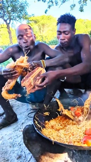 🍖 Cooking Food by Primitive Humans in the Wild Environment#PrimitiveLife #JungleCooking #shorts