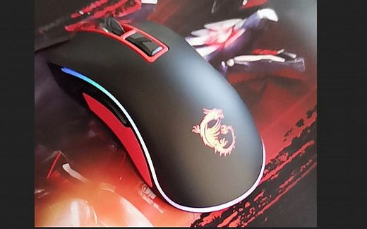 微星（MSI）M92 RGB鼠标还不错笔记本的赠品还有红龙公仔