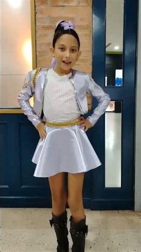 coreografia improvisada de shake it off.. 🎵🎤🤗❤️