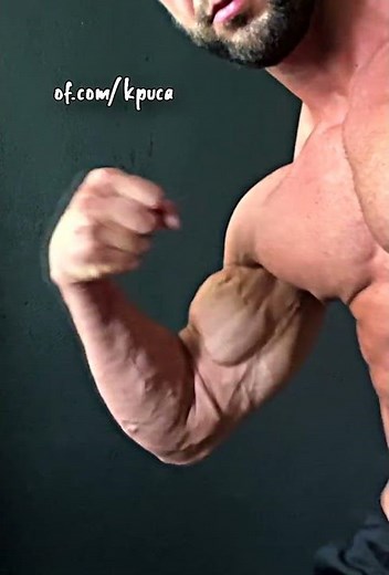 Muscle Worship, Masculine, Biceps show-off (3).