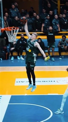 H/T on Instagram: "Yoyo rises and answers the buzzer🦅 🎵: @madikarimeh 📈"