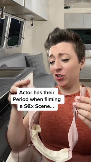 Periods and spicy scenes! 🩸🩸🩸 How would you feel about filming on your period? #behindthescenes #actor #acting #period #hollywood #bridgerton