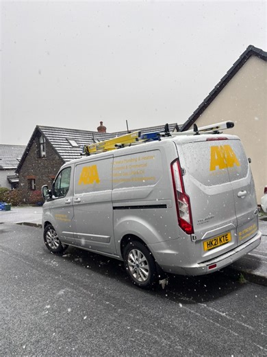 Oil combi boiler swap in the snow! ❄️ Getting the old one out, new one in and Operational after day 1 so the homeowners don’t freeze 略 Not something I want to be signing myself up for anytime again soon 藍 #Plumbing #Oil #Plumber #Heating | A&A Heating, Gas & Oil | Facebook