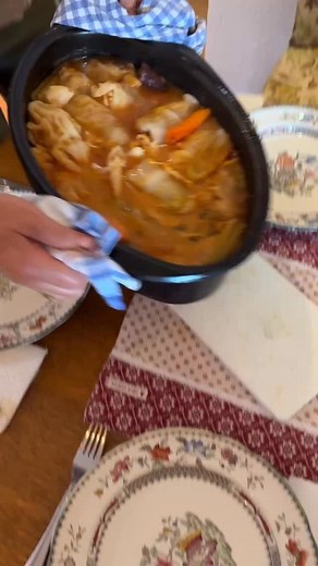 SARMA RECIPE 👇 1 head of pickled cabbage 1 kg of mixed ground meat (half veal, half pork) 1 onion 100g of rice 1 teaspoon red paprika 1 teaspoon Vegeta Salt and pepper to taste *if you like it spicy add a teaspoon of cayenne pepper or crushed chili peppers 1 piece of smoked meat (homemade is best) 300g tomato sauce 3 heaping tablespoons flour 1 liter hot water Season the meat by dicing one onion and mixing it into the meat by hand. Add salt, pepper, red paprika (cayenne pepper if you like it sp