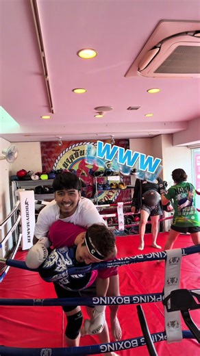 キックボクシングやってみよ！ #格闘技 #パーソナルジム #ミット打ち