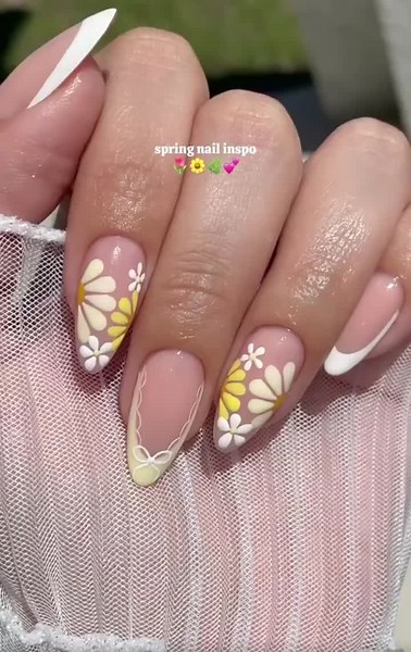 “Spring vibes in full bloom! These daisy nails are giving fresh, cute, and classy all at once! Which nail is your fave? #NailGoals” @NailsbyMinz🇺🇸🇻🇳 #SpringNails #DaisyNails #NailArtDesign #CuteNails #NailInspo #ManicureMagic #AestheticNails #FlowerNails #NailTrend2025 #ViviNailSpa #fypシ゚