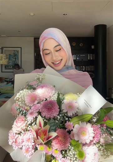 being 1.201km away didn’t stop him 💗💐 if he could he would hun