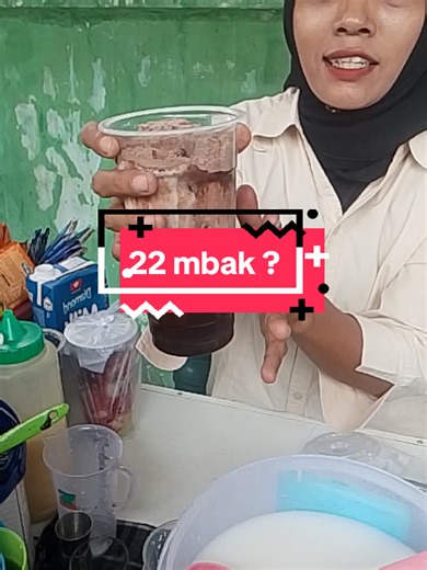 Perbandingan Strawberry Matcha Latte dan Coklat Dino