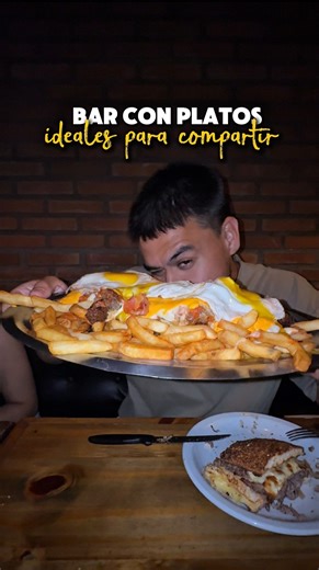 📍 Ubicación: Bv. Rondeau 1602, Rosario - @cosme.alberdi 📲 Reservas: 3416802275 🎁 Sorpresa: Regalamos una Gift Card de $80.000 para que vayan a probarlo. 👉 Para participar: - Seguí a ambas cuentas @cosme.alberdi @unreviaje_ - Y comentá qué plato te tentó más. 💸 Precios: • Milanesa de entrecot “La Bestia” — $49.500 • Carlito de vacío — $28.000 • Carlito de pollo — $23.500 ✨ Nuestra opinión: Todo estaba muy bien de sabor, los platos son grandes y pensados para compartir. Comimos sin problema y