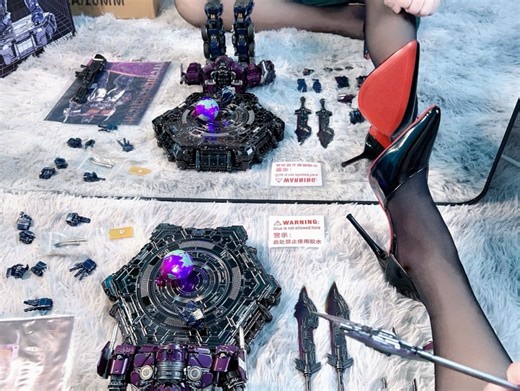 MM01P擎天柱4/5看娘娘决战mm01p擎天柱#变形金刚 #擎天柱 #御姐 #反差 #模型_哔哩哔哩_bilibili