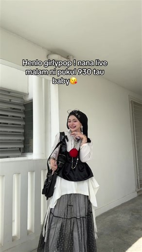 Stylish Crop Top Outfit Ideas for Women