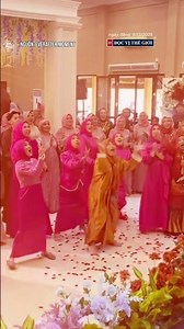 Tung hoa cưới là lỗi thời rồi: pháp sư Indonesia còn tung cả sầu riêng #docvithegioi #tintuc #news